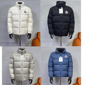 Moncler short-length, long-sleeved down jacket with large logo-5039